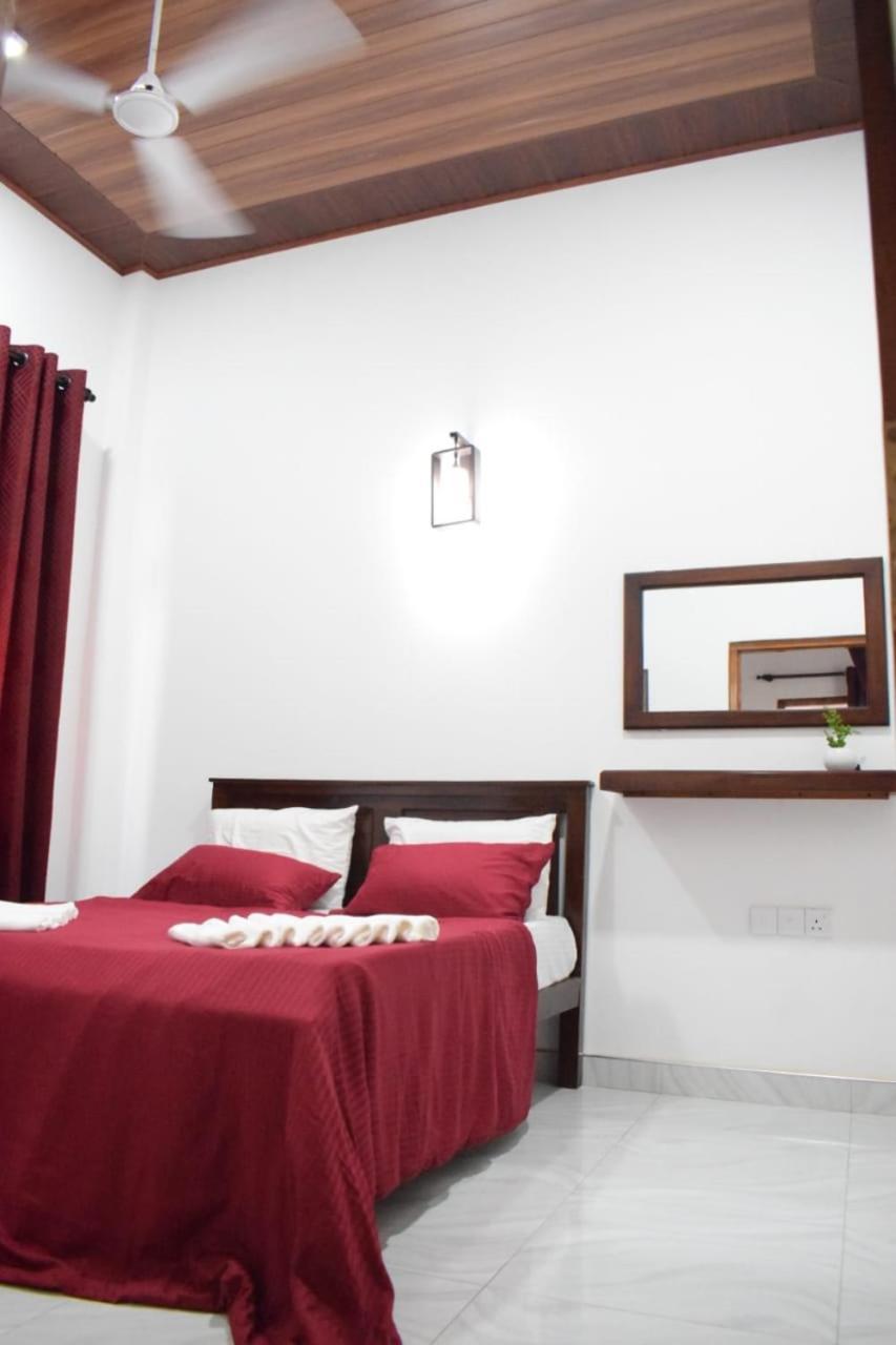 The Alexis'S Guest House نيجومبو المظهر الخارجي الصورة
