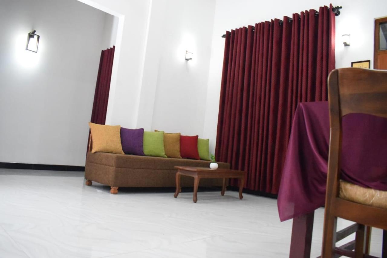 The Alexis'S Guest House نيجومبو المظهر الخارجي الصورة