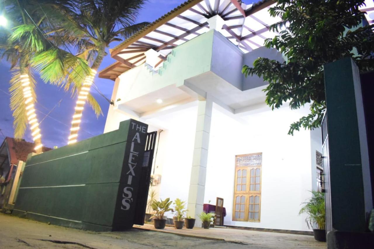 The Alexis'S Guest House نيجومبو المظهر الخارجي الصورة